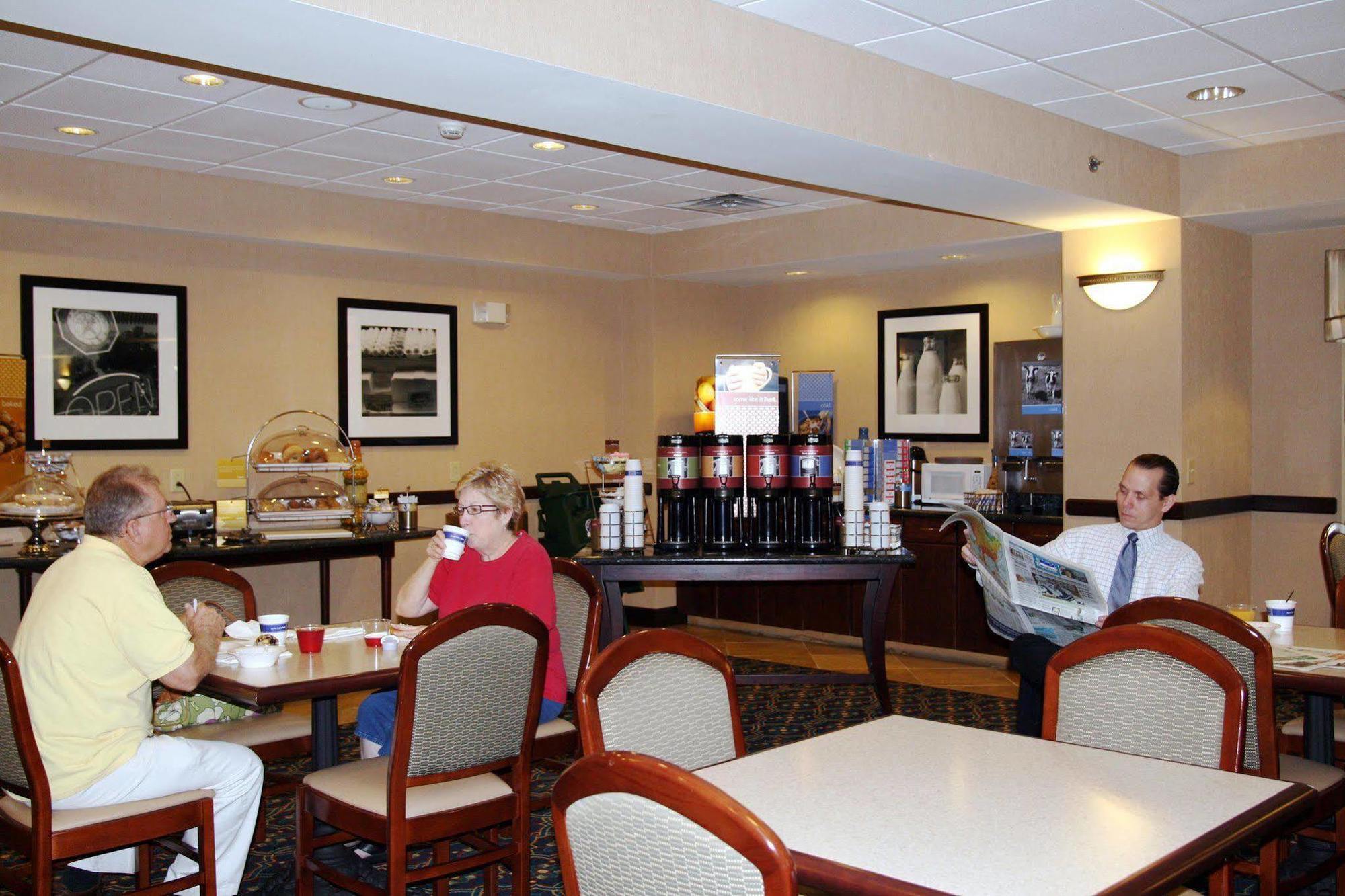 Hampton Inn Maysville Ресторан фото