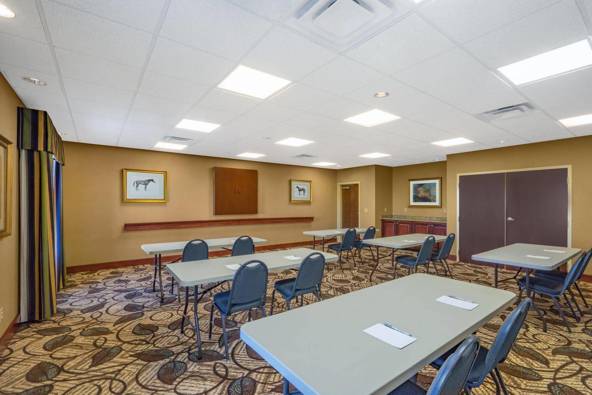 Hampton Inn Maysville Экстерьер фото